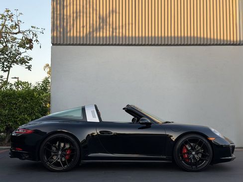 Used 2019 Porsche 911 Targa 4S image 16