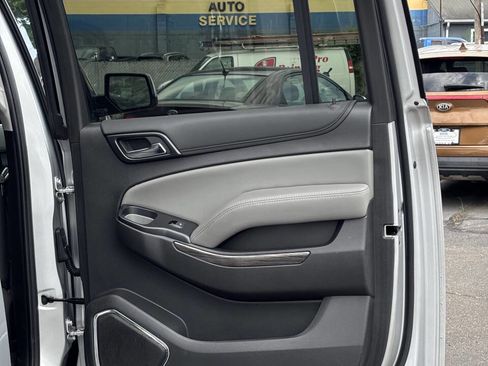 Used 2020 Chevrolet Suburban LT AWD/4WD image 26