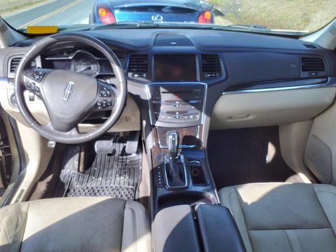 Used 2013 Lincoln MKS AWD image 8