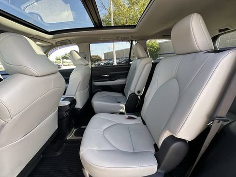 Certified 2024 Toyota Grand Highlander AWD image 28