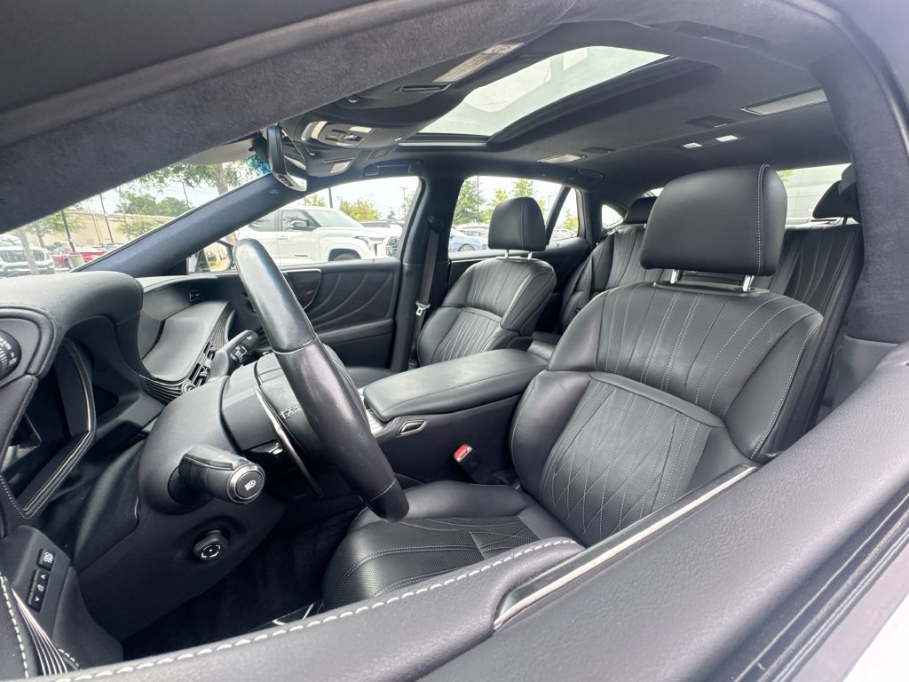 Used 2018 Lexus LS 500 w/ Interior Upgrade Package RWD image 10