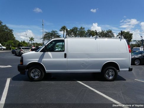 Used 2021 Chevrolet Express 2500 w/ Driver Convenience Package RWD image 10