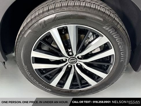 Certified 2025 Nissan Pathfinder Platinum w/ Cargo Package FWD image 34