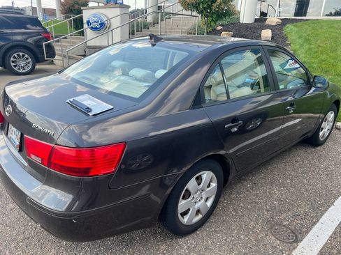 Used 2010 Hyundai Sonata GLS FWD image 4