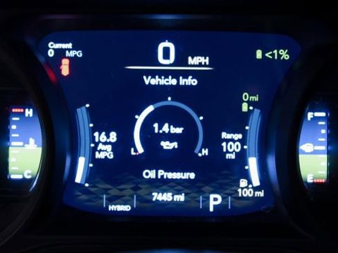 Used 2025 Jeep Wrangler Unlimited Rubicon 4xe w/ Convenience Group AWD/4WD image 17