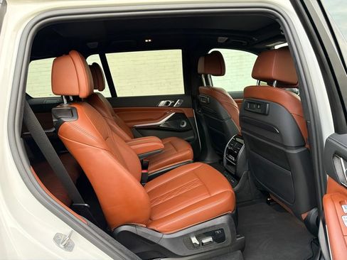 Used 2022 BMW X7 M50i AWD/4WD image 10