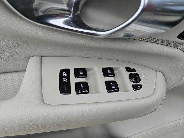 Certified 2025 Volvo XC90 T8 Plus w/ Protection Package Premier AWD/4WD image 23