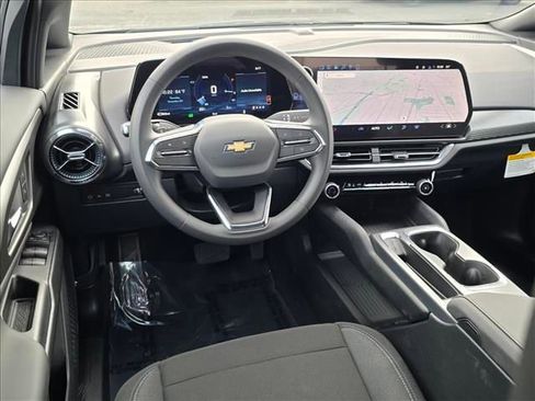 New 2026 Chevrolet Equinox EV LT image 16