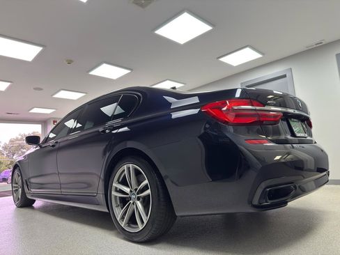 Used 2019 BMW 750i xDrive w/ M Sport Package AWD/4WD image 5
