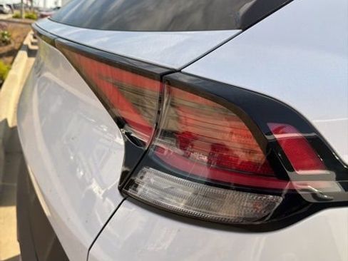 Used 2023 Kia Sportage EX image 9