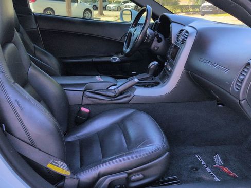Used 2006 Chevrolet Corvette Convertible w/ Preferred Equipment Group image 24
