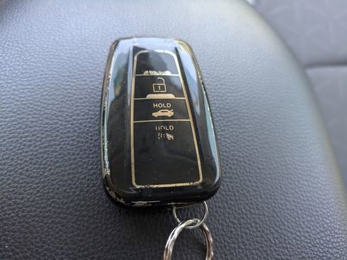 Used 2021 Toyota RAV4 XLE FWD image 30
