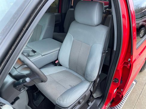 Used 2015 Ford F250 XLT w/ XLT Premium Package image 24