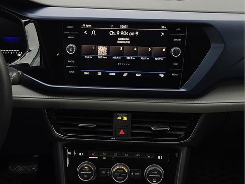 Used 2024 Volkswagen Taos SE image 12