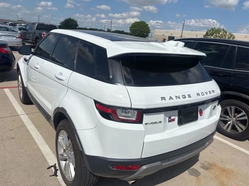 Used 2017 Land Rover Range Rover Evoque SE image 4