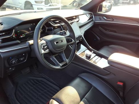 Certified 2023 Jeep Grand Cherokee Overland w/ Advanced Protech Group III AWD/4WD image 10