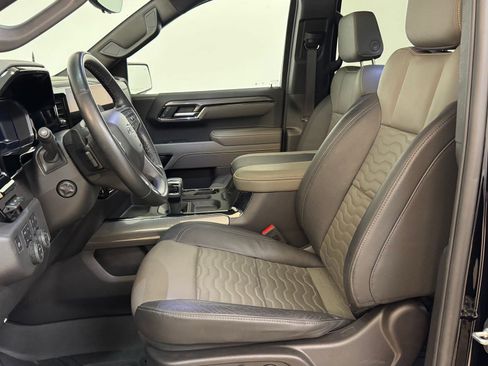 Used 2025 Chevrolet Silverado 1500 ZR2 w/ Technology Package image 32