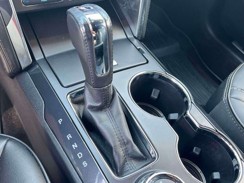 Used 2019 Ford Explorer Platinum AWD/4WD image 32