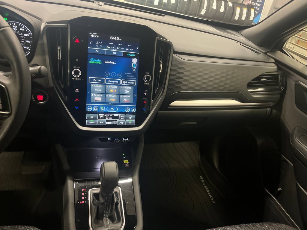 Certified 2025 Subaru Forester Premium AWD/4WD image 4