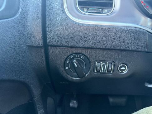 Used 2020 Dodge Charger SXT image 25
