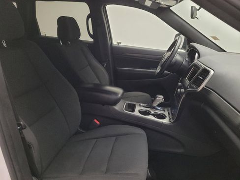 Used 2019 Jeep Grand Cherokee Laredo RWD image 21