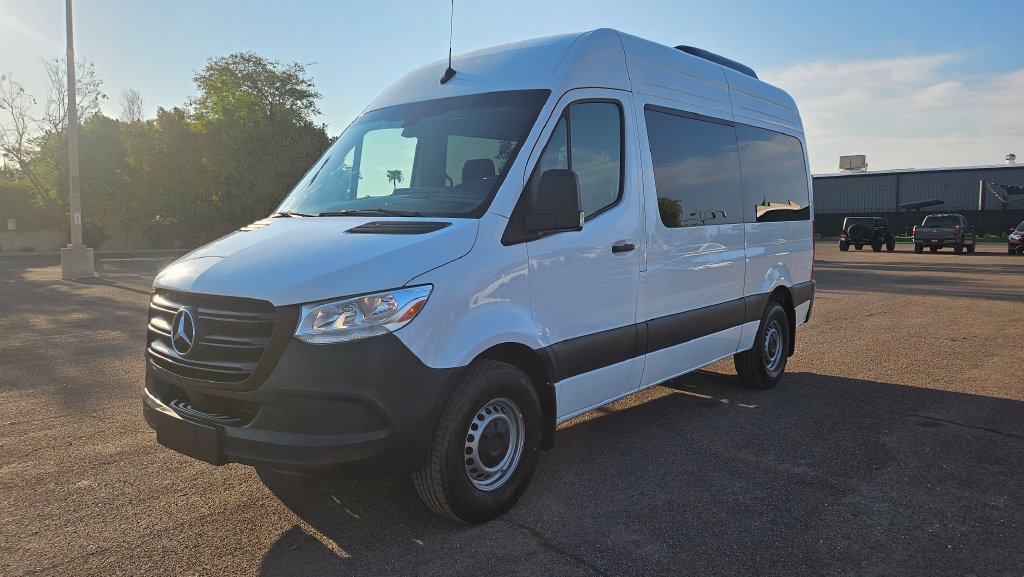 Used 2024 Mercedes-Benz Sprinter 2500 image 4
