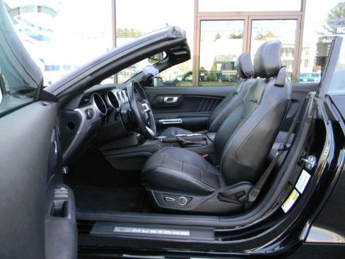 Used 2019 Ford Mustang Premium image 14