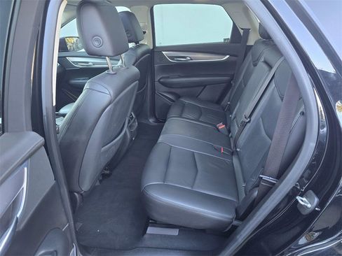 Used 2018 Cadillac XT5 Luxury w/ Driver Awareness Package image 16