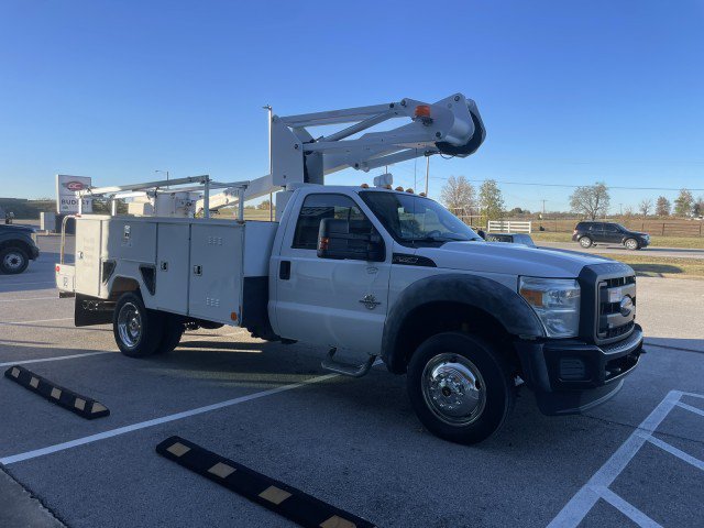 Used 2011 Ford F550 2WD Regular Cab Super Duty w/ PWR Equipment Group image 4