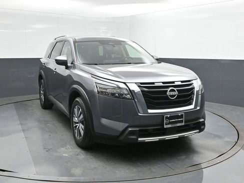 Used 2025 Nissan Pathfinder SL image 22