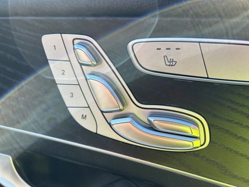 Used 2018 Mercedes-Benz GLC 300 4MATIC image 23