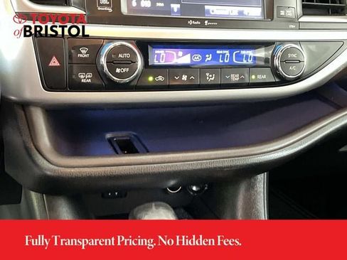 Used 2015 Toyota Highlander Limited Platinum AWD/4WD image 34