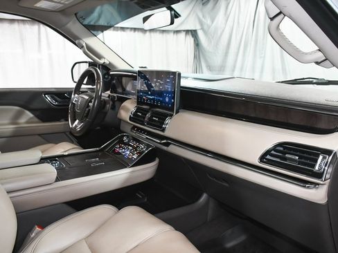Used 2022 Lincoln Navigator L Reserve image 65