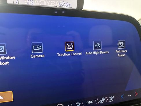 Certified 2024 Chevrolet Traverse RS image 34