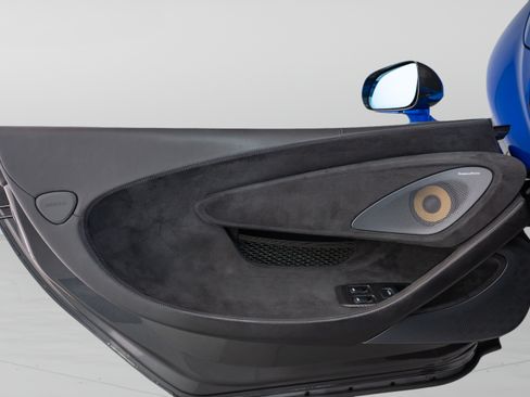 Used 2019 McLaren 600LT RWD image 16