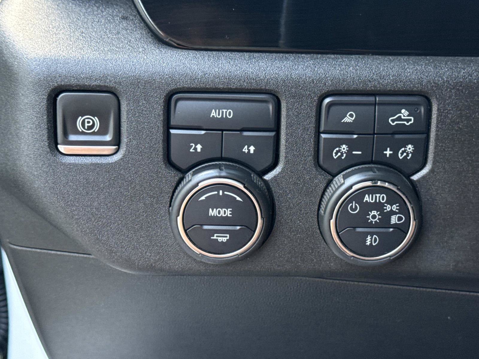 Used 2023 Chevrolet Silverado 1500 LTZ AWD/4WD image 20