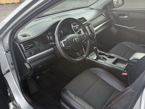 Used 2016 Toyota Camry SE image 12