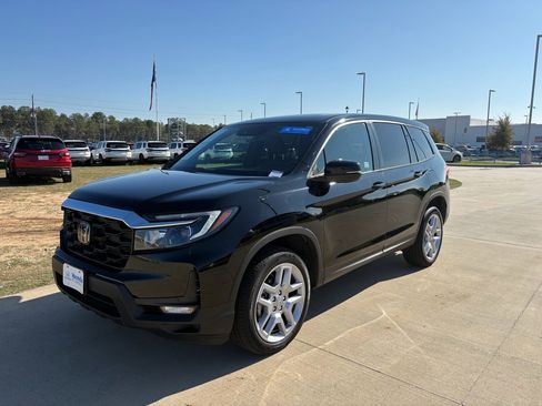 Certified 2025 Honda Passport EX-L image 4