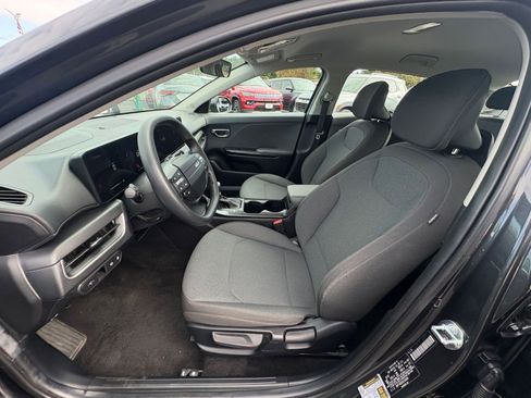 Used 2025 Kia K4 LXS image 27