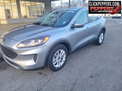 Used 2021 Ford Escape SE image 2