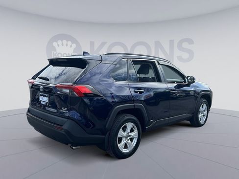 Used 2021 Toyota RAV4 XLE w/ Convenience Package image 7