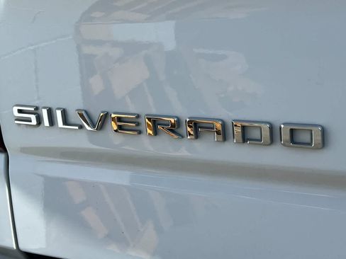 Used 2020 Chevrolet Silverado 1500 LT Trail Boss AWD/4WD image 17
