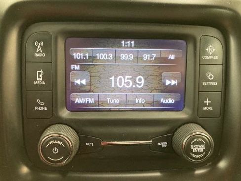 Used 2017 Jeep Compass Latitude w/ Cold Weather Group image 19