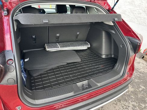 Used 2025 Chevrolet Trax LT w/ Driver Confidence Package image 6