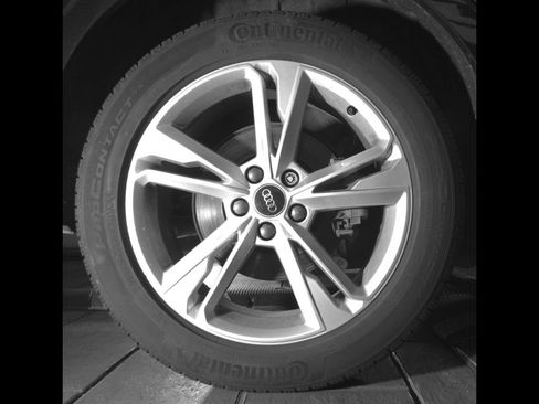 Used 2023 Audi Q3 2.0T Premium Plus w/ Premium Plus Package AWD/4WD image 11