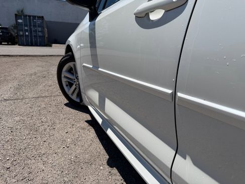 Used 2019 Toyota Corolla SE w/ SE Option Package FWD image 29