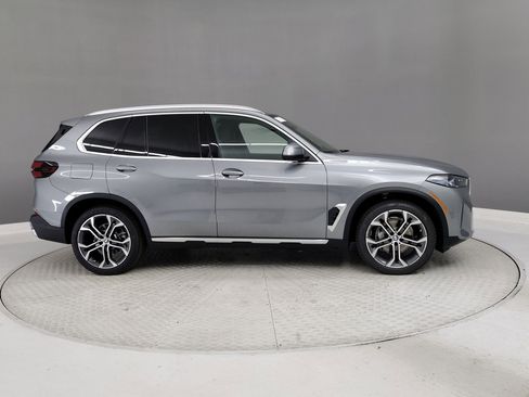 New 2026 BMW X5 sDrive40i w/ Premium Package image 5