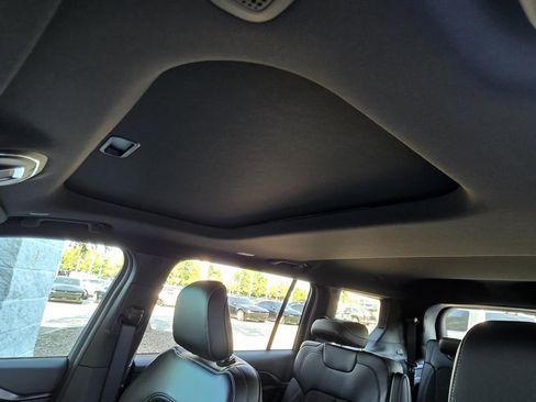 New 2025 Jeep Grand Cherokee L Altitude image 8