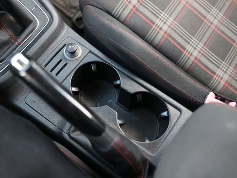 Used 2015 Volkswagen GTI S image 41