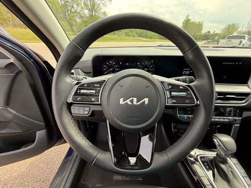 Used 2025 Kia Seltos EX w/ EX Sunroof Package AWD/4WD image 19